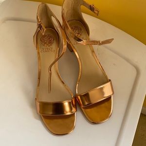 Brand new!!! Never worn rose gold Vince Camutos